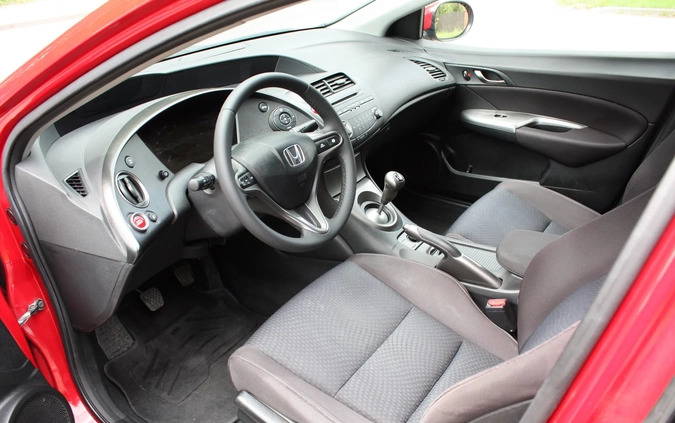 Honda Civic cena 26900 przebieg: 152000, rok produkcji 2011 z Piaseczno małe 154